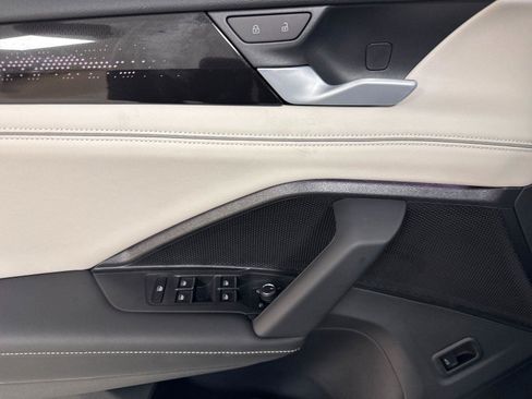 New 2026 Volkswagen Tiguan SEL R-Line AWD/4WD image 10