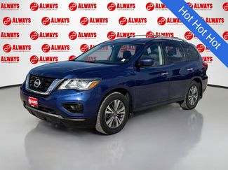 Used 2020 Nissan Pathfinder S video 1
