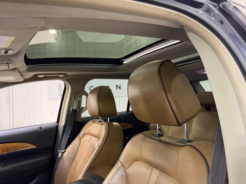 Used 2013 Lincoln MKX Base image 10