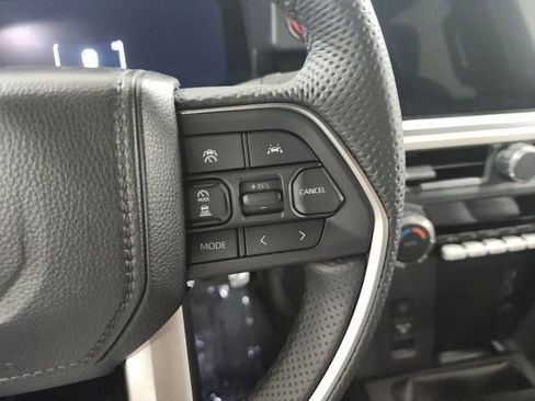 Used 2025 Toyota Tacoma TRD Sport image 27