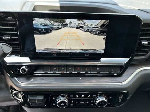 Certified 2025 GMC Sierra 1500 SLT RWD image 25