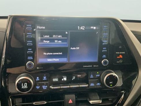 Used 2020 Toyota Highlander LE AWD/4WD image 15