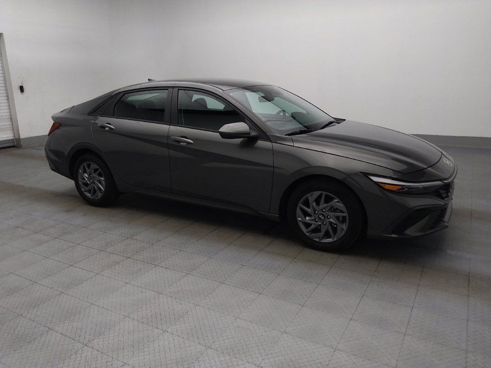 Used 2024 Hyundai Elantra SEL FWD image 11