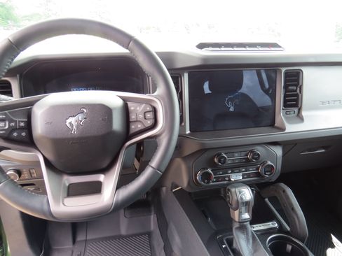Used 2025 Ford Bronco Badlands AWD/4WD image 18