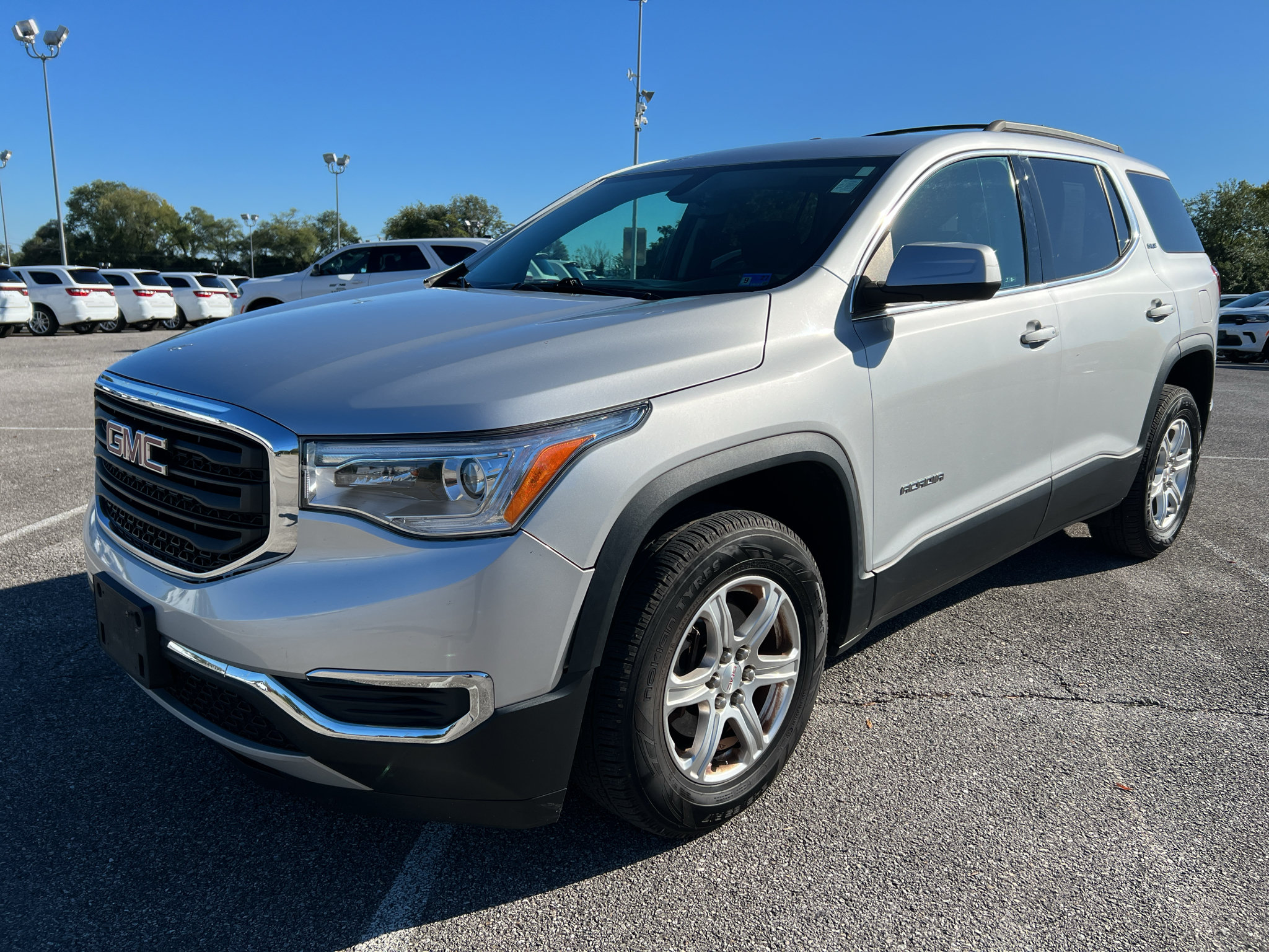 Used 2018 GMC Acadia SLE AWD/4WD image 7