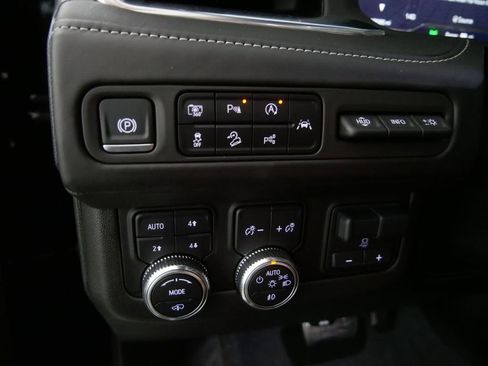 Used 2024 GMC Yukon Denali Ultimate image 17