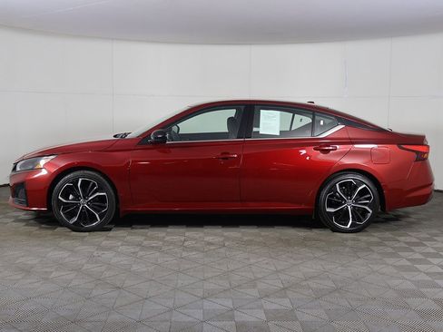 Used 2024 Nissan Altima 2.5 SR image 14