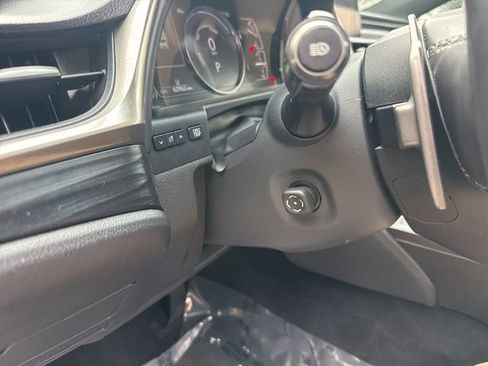 Used 2021 Lexus ES 300h w/ Accessory Package image 16