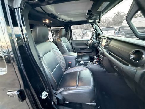 Used 2021 Jeep Gladiator Overland image 31