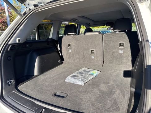 Used 2022 Jeep Grand Cherokee Limited image 31