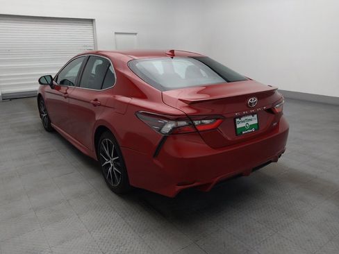 Used 2022 Toyota Camry SE FWD image 5
