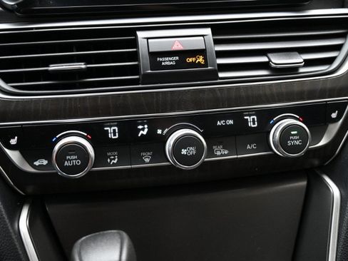 Used 2018 Honda Accord EX image 22