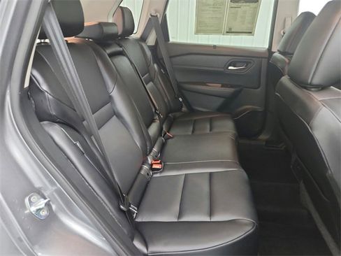 Used 2023 Nissan Rogue SV w/ SV Premium Package image 75