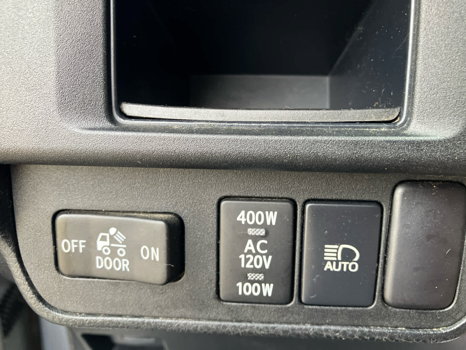 Used 2018 Toyota Tacoma TRD Off-Road AWD/4WD image 13