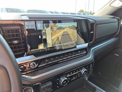 Used 2025 GMC Sierra 1500 SLT AWD/4WD image 30