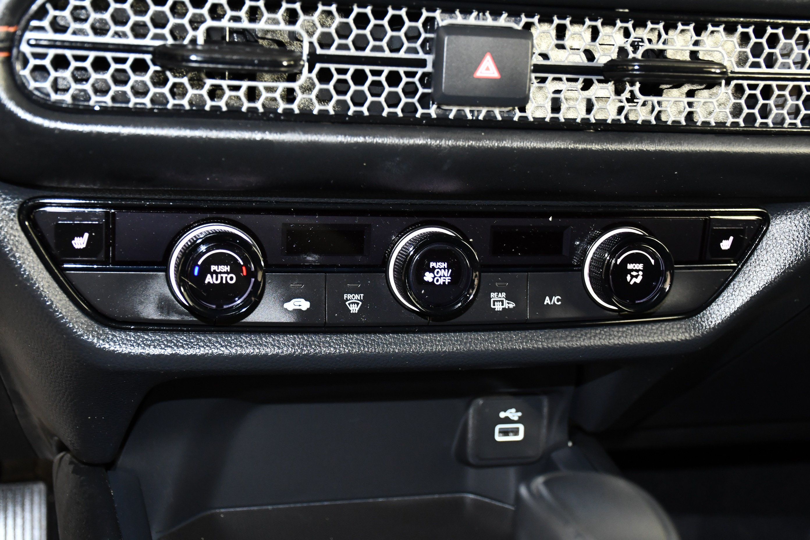 Certified 2025 Honda HR-V Sport image 28