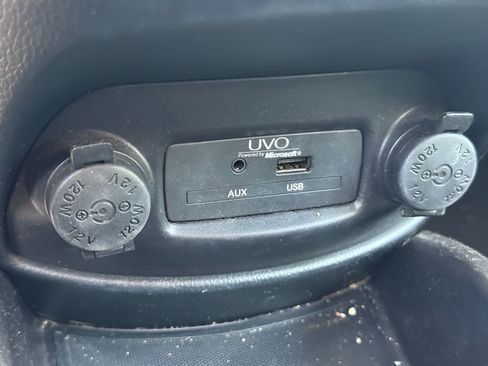 Used 2012 Kia Soul + w/ Audio Pkg FWD image 27