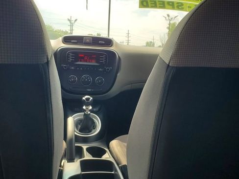 Used 2015 Kia Soul image 38