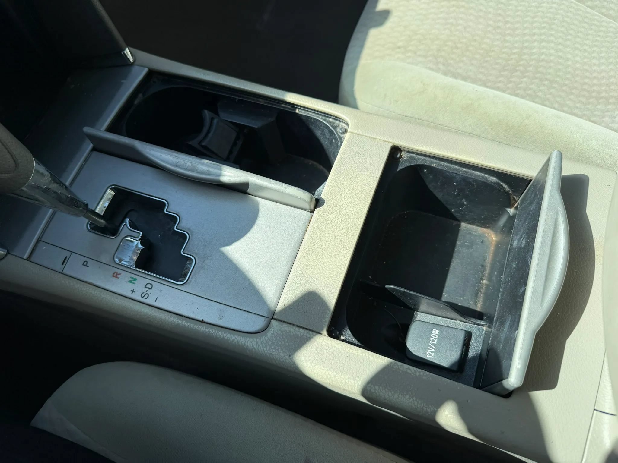 Used 2011 Toyota Camry LE FWD image 38