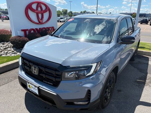 Used 2025 Honda Ridgeline Black Edition image 1