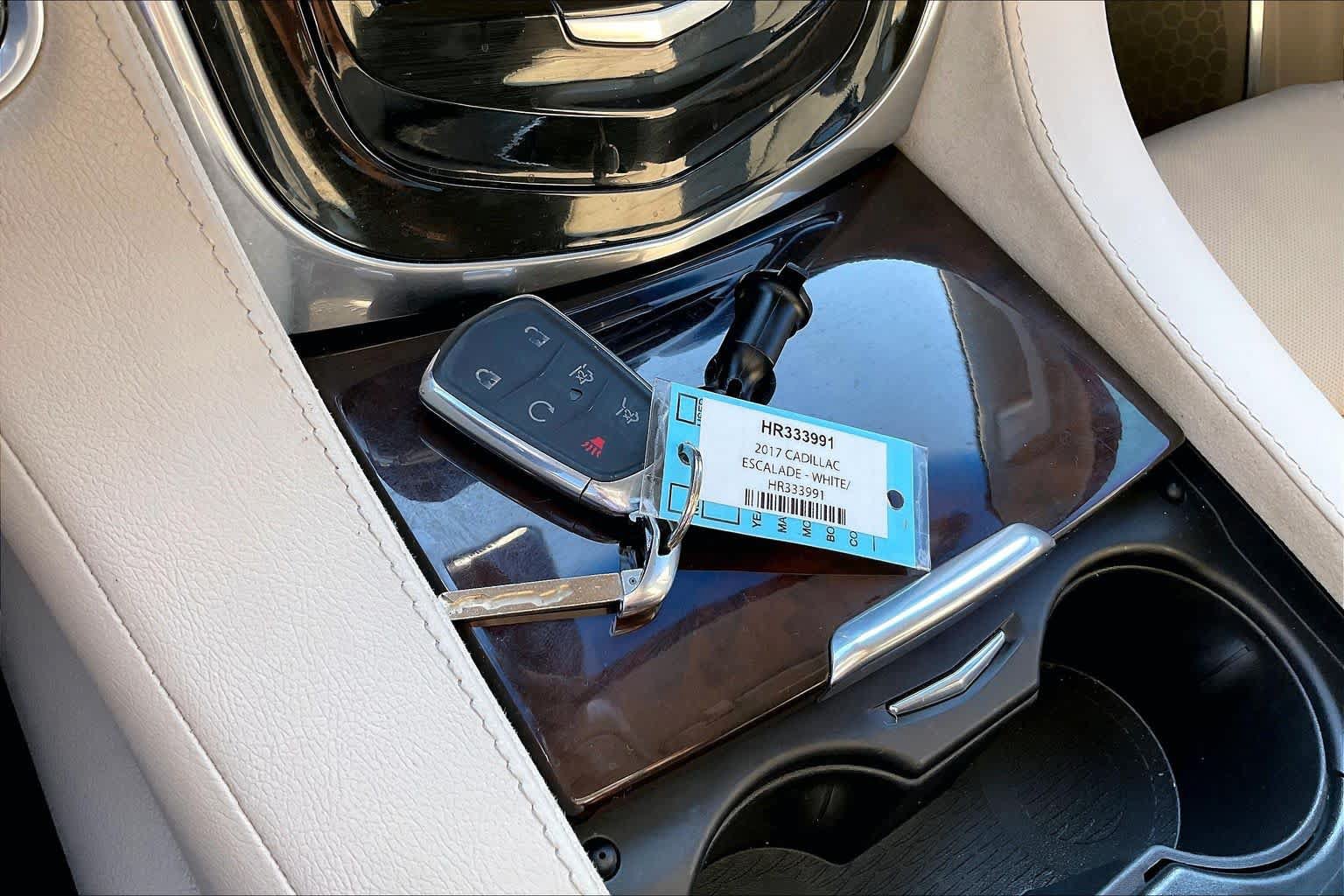 Used 2017 Cadillac Escalade Luxury RWD image 15