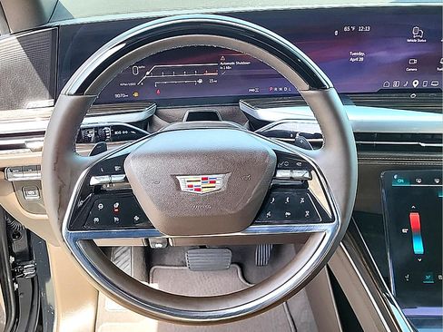 Certified 2026 Cadillac Escalade Luxury AWD/4WD image 19