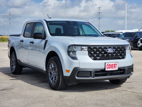 New 2026 Ford Maverick XLT w/ XLT Luxury Package FWD image 2