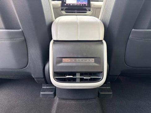 New 2026 Lincoln Nautilus Premier AWD/4WD image 16