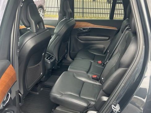 Used 2021 Volvo XC90 T6 Momentum w/ Advanced Package image 13