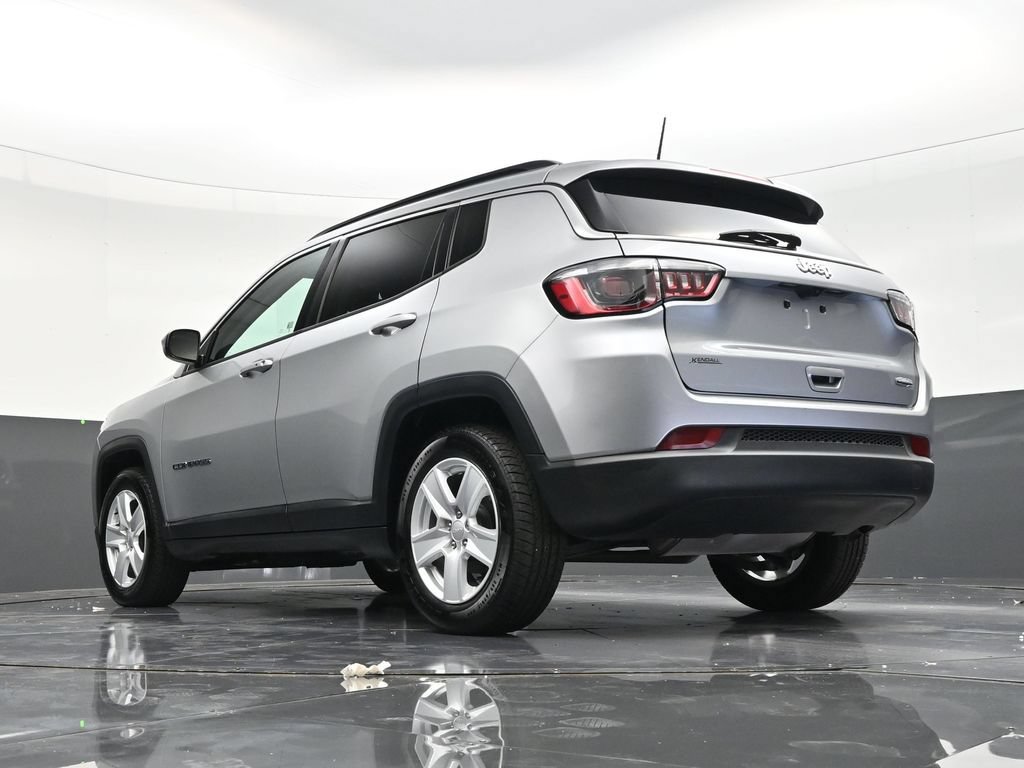 Used 2022 Jeep Compass Latitude FWD image 23