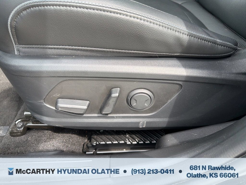Used 2025 Hyundai Tucson Limited AWD/4WD image 28