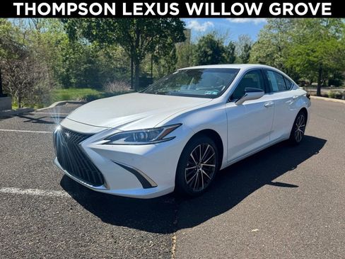 Used 2025 Lexus ES 350 w/ Premium Package FWD image 1