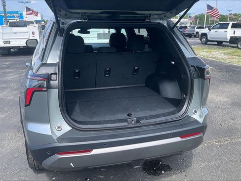 Used 2026 Chevrolet Equinox LT FWD image 4