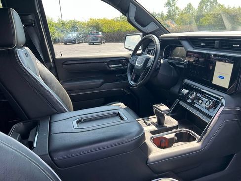 Used 2022 GMC Sierra 1500 AT4X AWD/4WD image 9