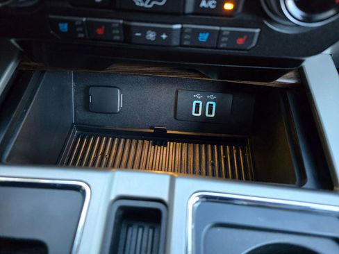 Used 2016 Ford F150 Lariat w/ Equipment Group 502A Luxury image 33