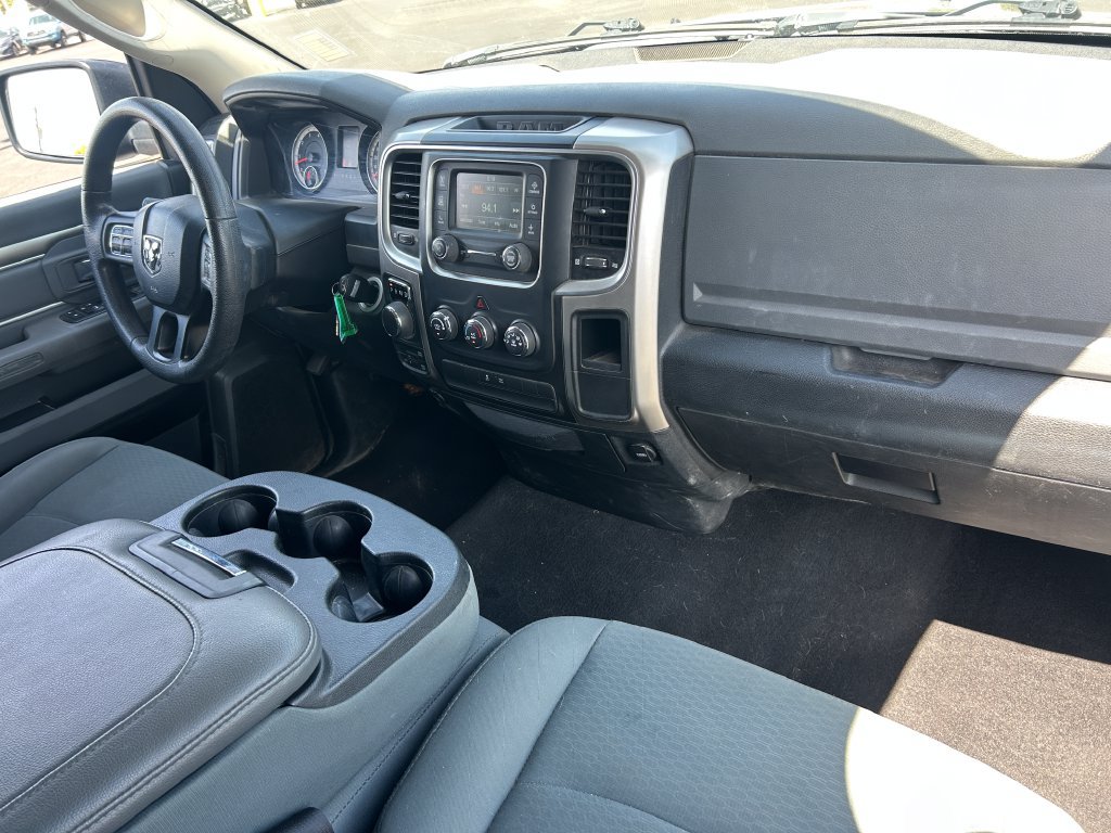 Used 2017 RAM 1500 Classic SLT AWD/4WD image 30
