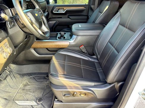 Used 2024 Chevrolet Silverado 3500 High Country w/ High Country Premium Package image 13