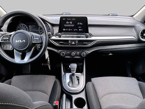 Certified 2022 Kia Forte LXS w/ LXS Technology Package FWD image 13