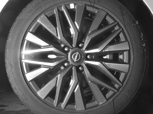 Used 2025 Nissan Altima 2.5 SV image 13