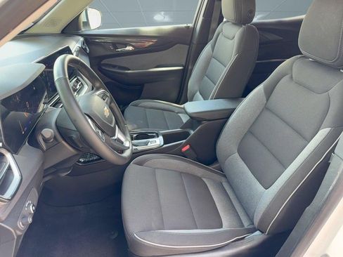Certified 2024 Chevrolet TrailBlazer LT w/ Convenience Package FWD image 5