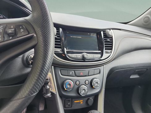 Used 2019 Chevrolet Trax LS FWD image 12