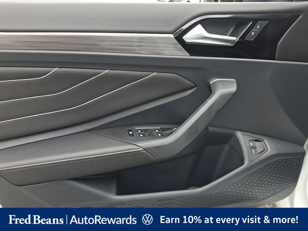 Certified 2024 Volkswagen Jetta SEL FWD image 15