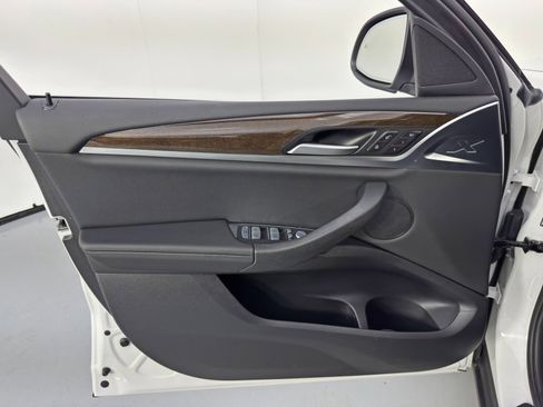 Used 2023 BMW X4 xDrive30i w/ Premium Package image 46