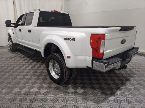 Used 2017 Ford F450 XLT AWD/4WD image 2