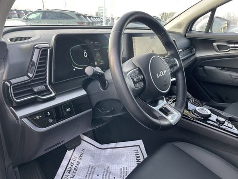 Used 2023 Kia Sportage EX image 9