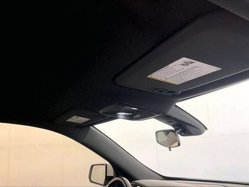 Used 2023 Chevrolet Traverse LT FWD image 21