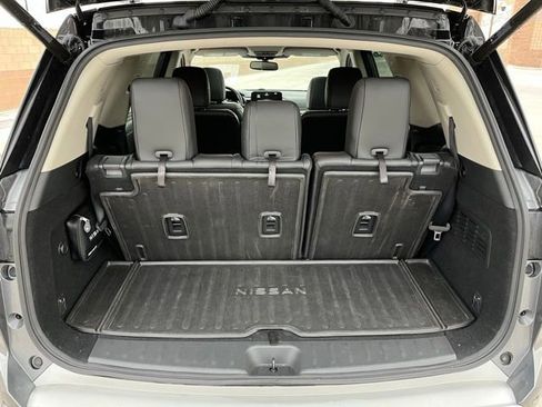 Used 2022 Nissan Pathfinder Platinum w/ Lighting Package (N92) image 17