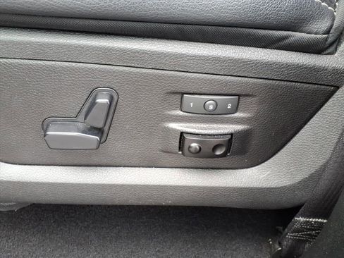 Used 2018 RAM 1500 Laramie w/ Convenience Group image 11