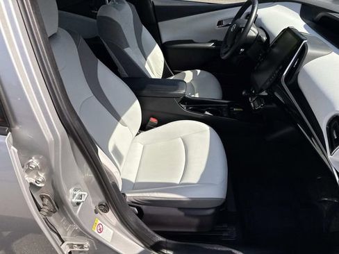 Used 2020 Toyota Prius Prime XLE w/ Carpet Mat Package FWD image 9