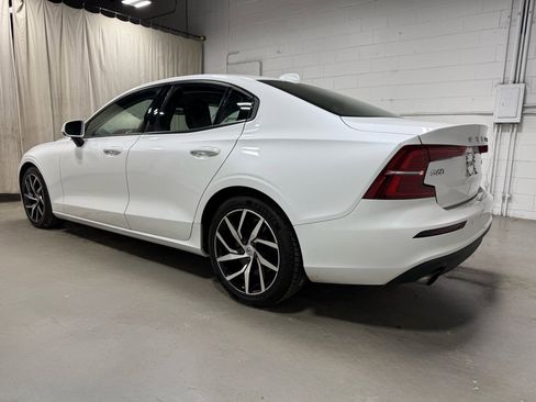 Used 2020 Volvo S60 T6 Momentum image 5